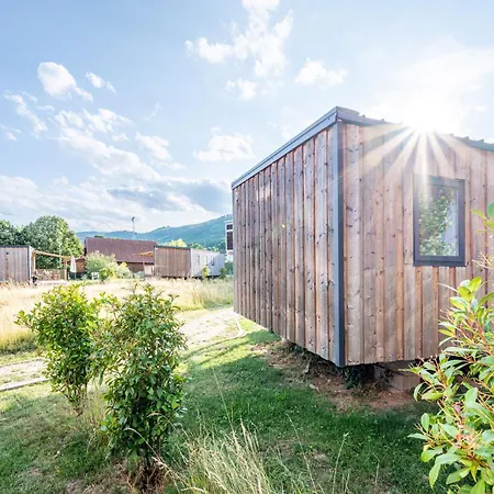 De مكان تخييم سافيرن