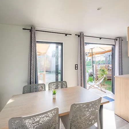 مكان تخييم De 3*